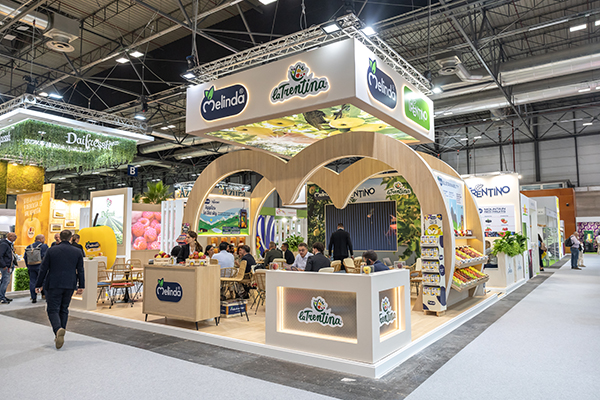 Diseño moderno de stand para feria